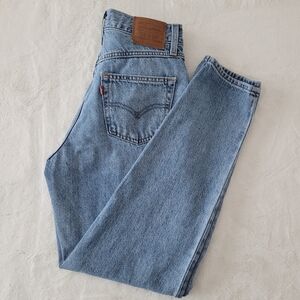 Levi’s 80s Mom Jeans High Rise Tapered Leg Size 26 Light Wash Premium Cotton